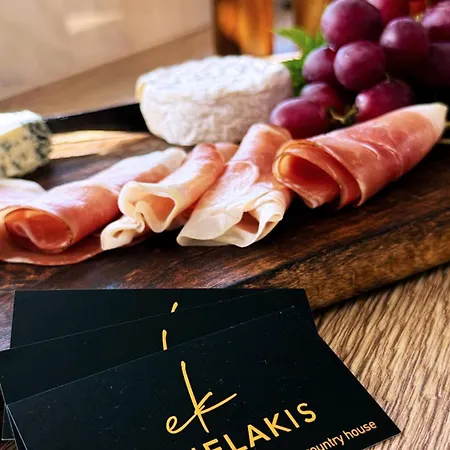 Ek Ornelakis, Luxury With Jacuzzi 하니아