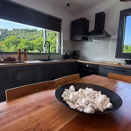 Ek Ornelakis, Luxury With Jacuzzi *