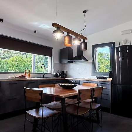 Ek Ornelakis, Luxury With Jacuzzi 하니아