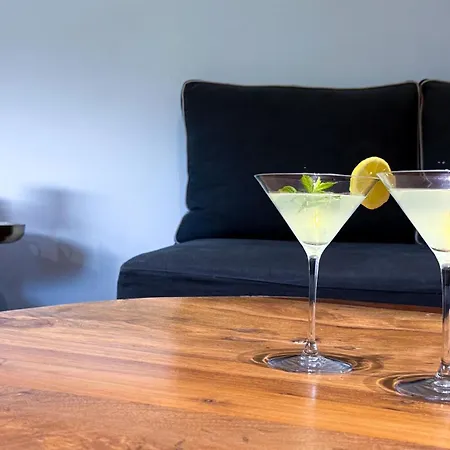 Ek Ornelakis, Luxury With Jacuzzi 하니아