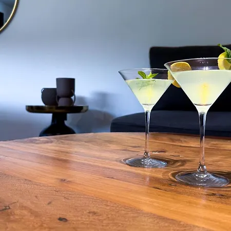 Ek Ornelakis, Luxury With Jacuzzi 아파트 하니아