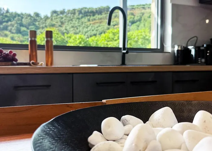 Ek Ornelakis, Luxury With Jacuzzi Апартаменти