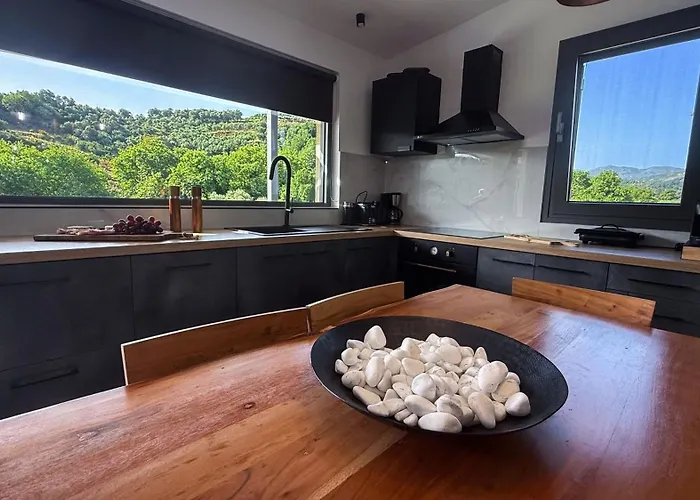 Ek Ornelakis, Luxury With Jacuzzi *