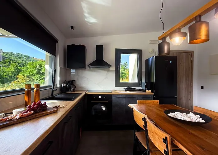 Ek Ornelakis, Luxury With Jacuzzi Chania (Crete)