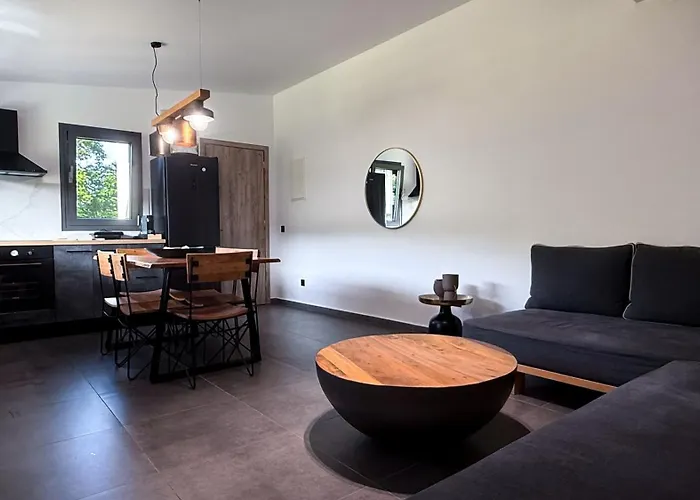 Ek Ornelakis, Luxury With Jacuzzi Апартаменти Ханья (Крит)