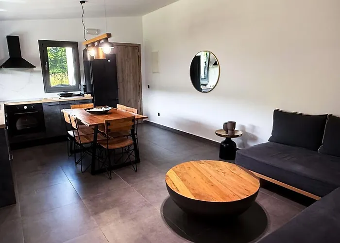 Ek Ornelakis, Luxury With Jacuzzi *