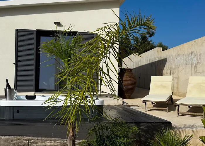 Ek Ornelakis, Luxury With Jacuzzi Apartment Chania (Crete)