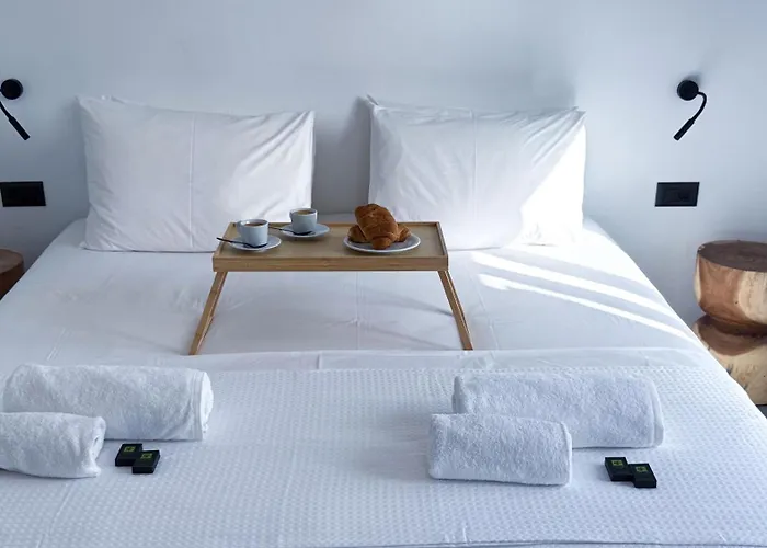 Ek Ornelakis, Luxury With Jacuzzi Апартаменти *