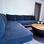 Ek Ornelakis, Luxury With Jacuzzi Apartament *