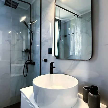 Ek Ornelakis, Luxury With Jacuzzi Apartman Hriszí Aktí Haniá