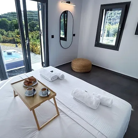 Ek Ornelakis, Luxury With Jacuzzi Apartman