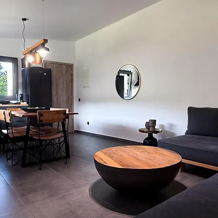 Ek Ornelakis, Luxury With Jacuzzi Apartman Hriszí Aktí Haniá